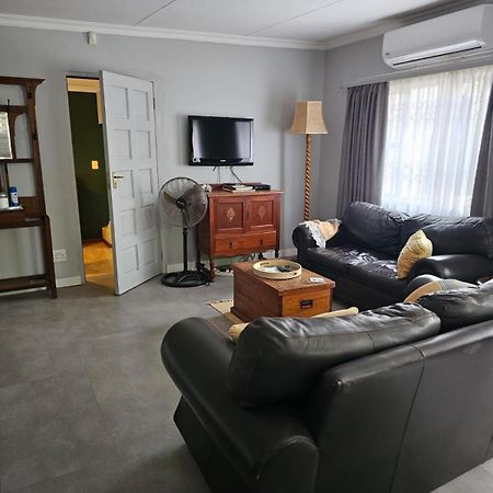 Giraffe'S Rest, Self Catering Studio Apartment White River Eksteriør billede